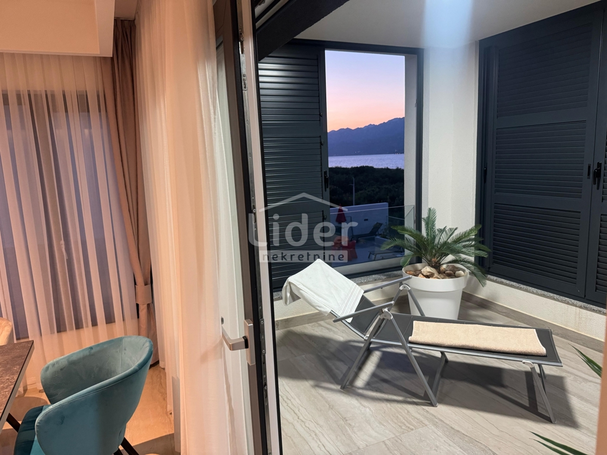 Appartamento di lusso con piscina a soli 100 m dal mare