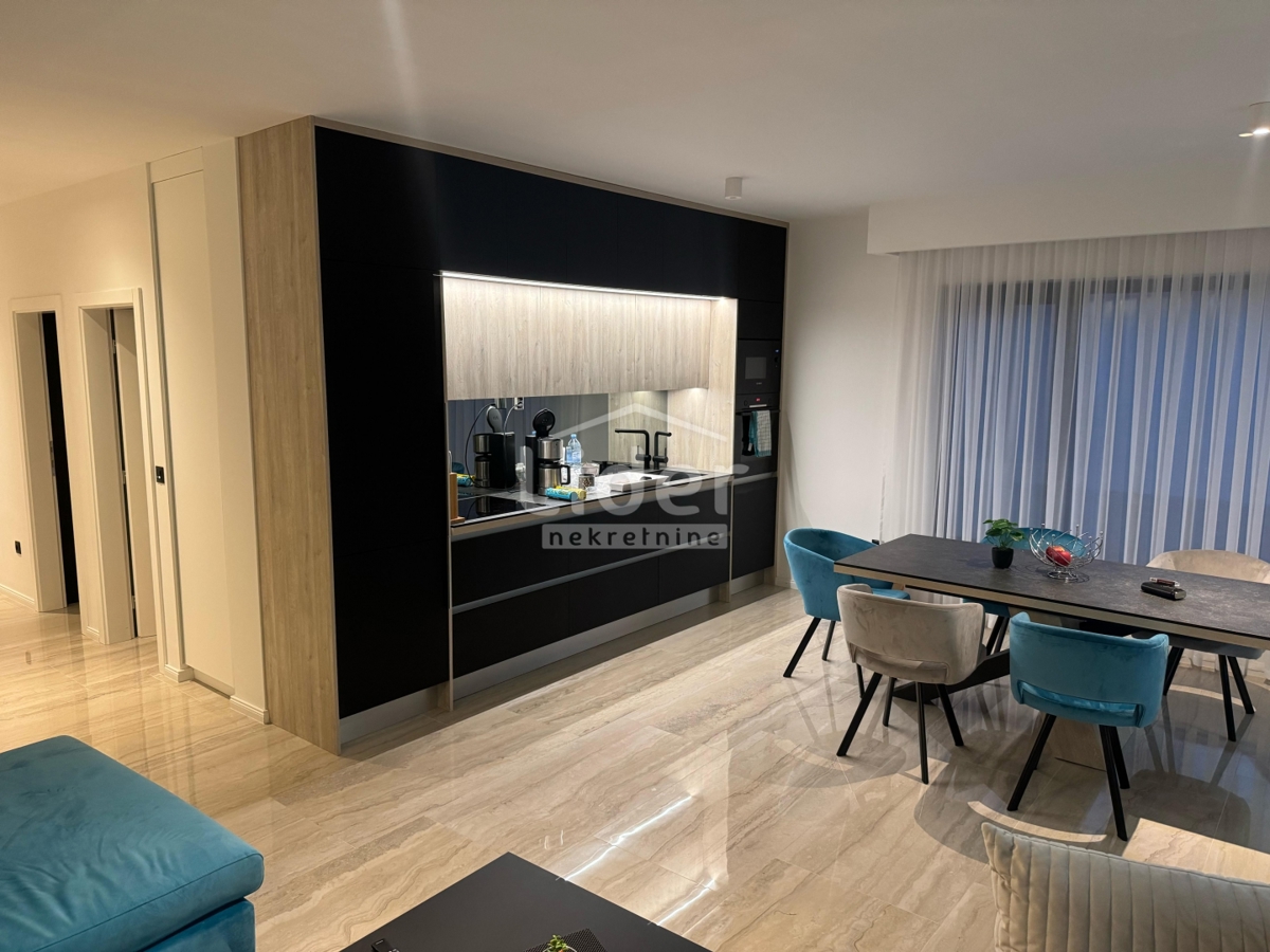 Appartamento di lusso con piscina a soli 100 m dal mare