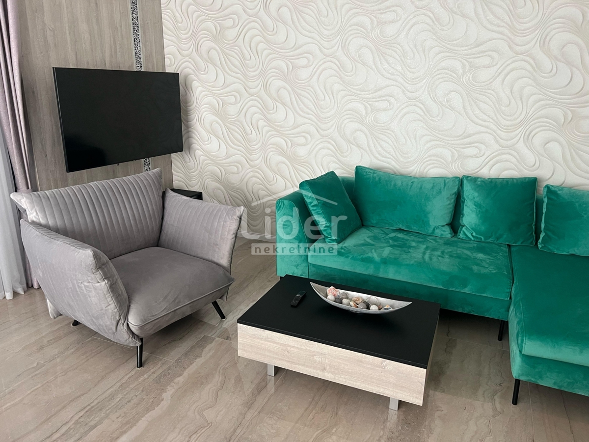 Appartamento di lusso con piscina a soli 100 m dal mare