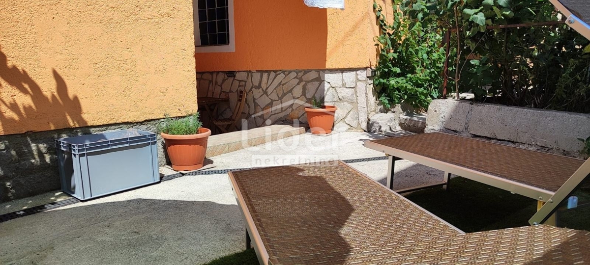 JUŠIĆI Due appartamenti con ingressi separati e terrazza