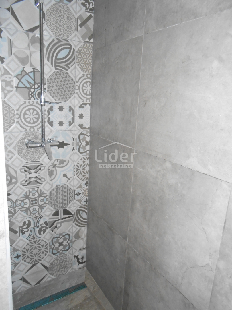 BRIBIR Casa ristrutturata con ampio giardino e piscina