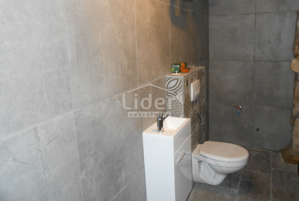 BRIBIR Casa ristrutturata con ampio giardino e piscina