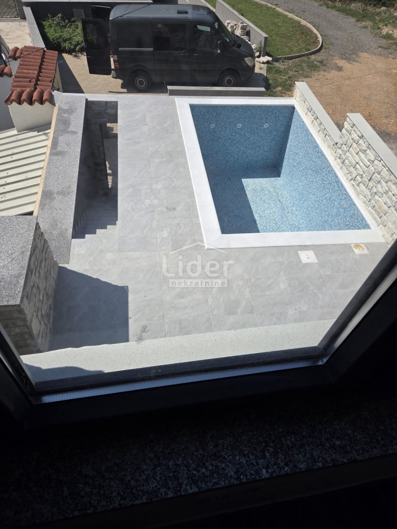 BRIBIR Casa ristrutturata con ampio giardino e piscina