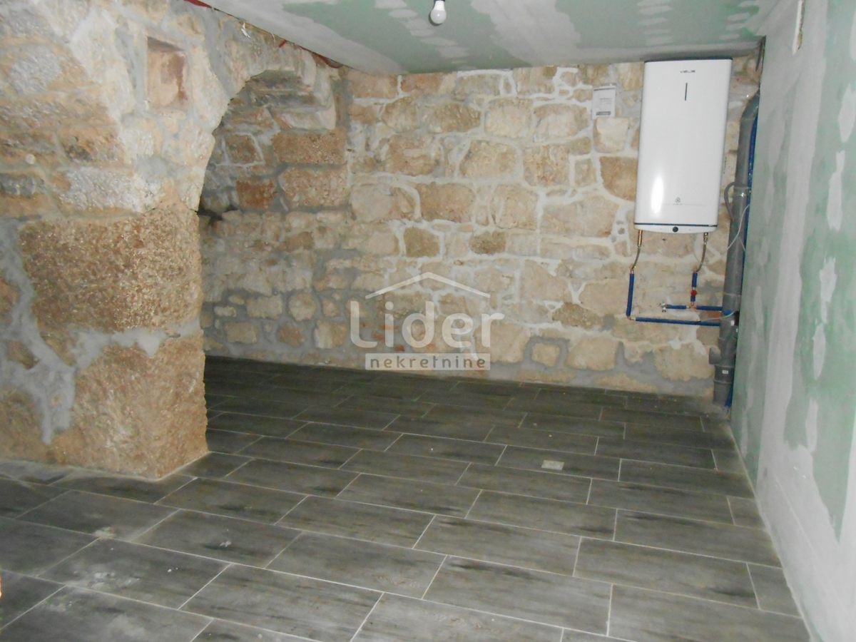 BRIBIR Casa ristrutturata con ampio giardino e piscina