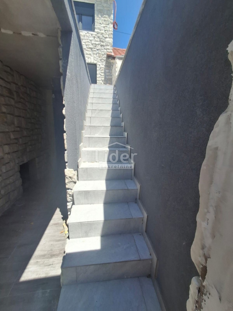 BRIBIR Casa ristrutturata con ampio giardino e piscina