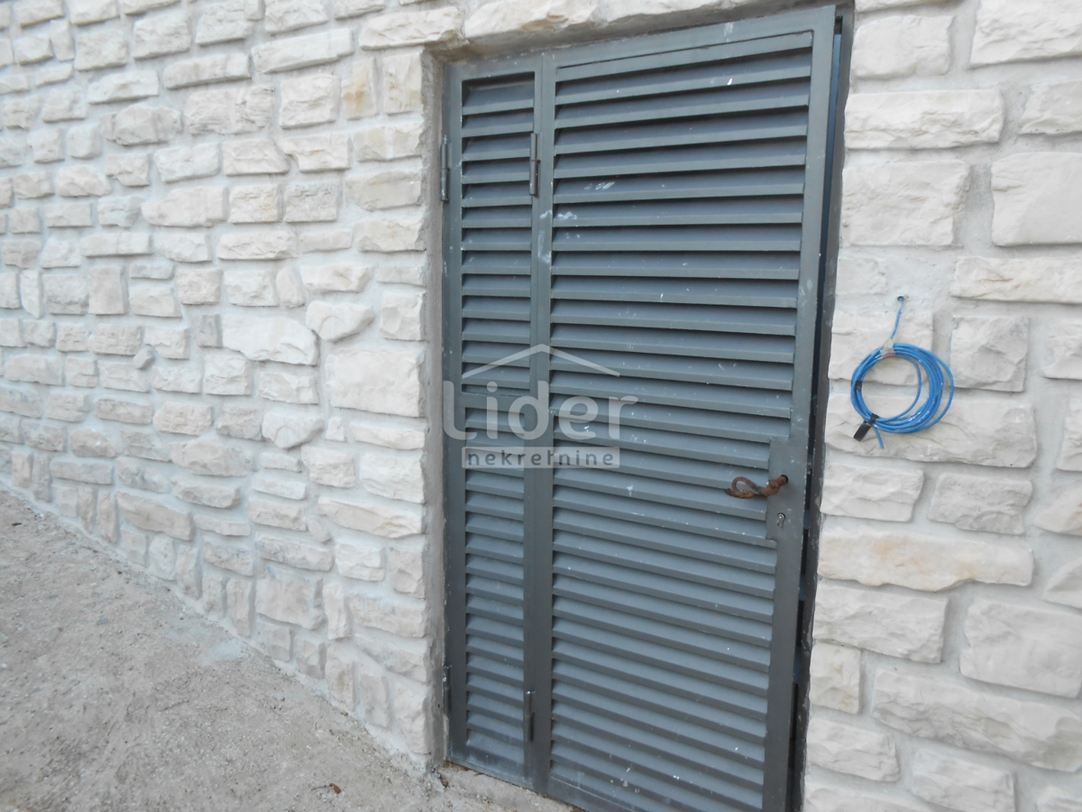 BRIBIR Casa ristrutturata con ampio giardino e piscina