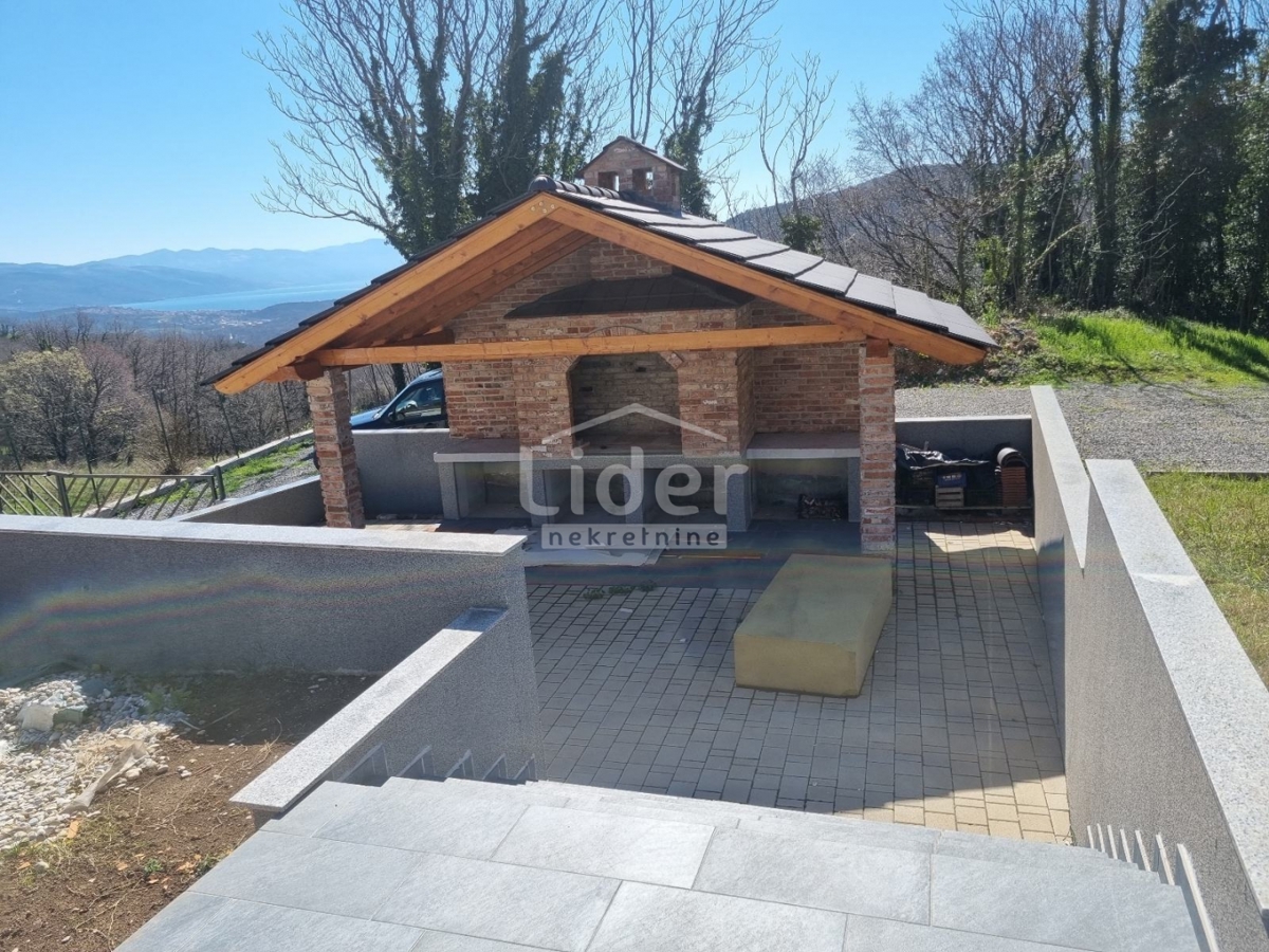 BRIBIR Casa ristrutturata con ampio giardino e piscina