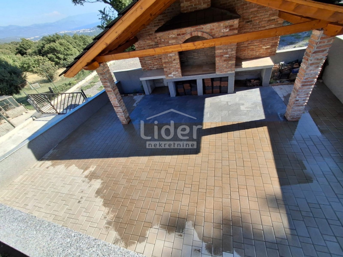 BRIBIR Casa ristrutturata con ampio giardino e piscina