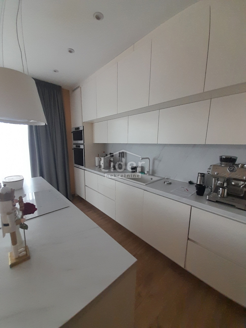 Appartamento Pobri, Opatija - Okolica, 258m2