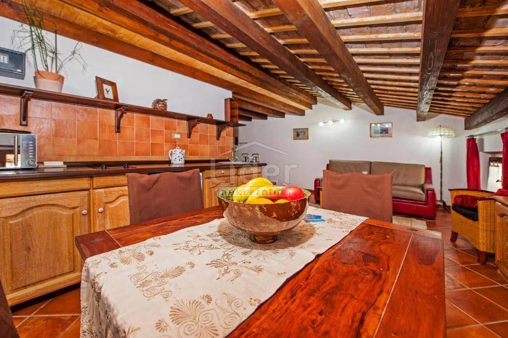 Rovinj, 74m2, due appartamenti, a 100m dal mare
