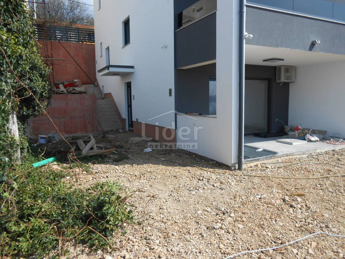 DRAMALJ Nuova costruzione, vista mare + giardino