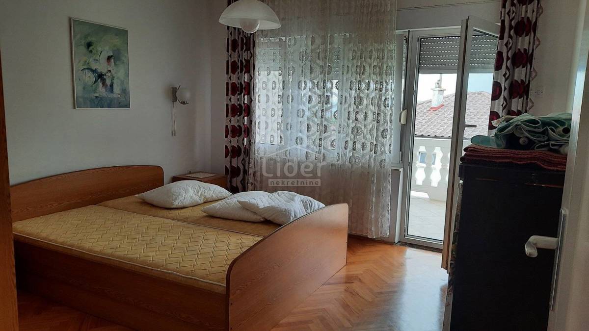 Casa CRIKVENICA, 2 appartamenti, garage, 200m2