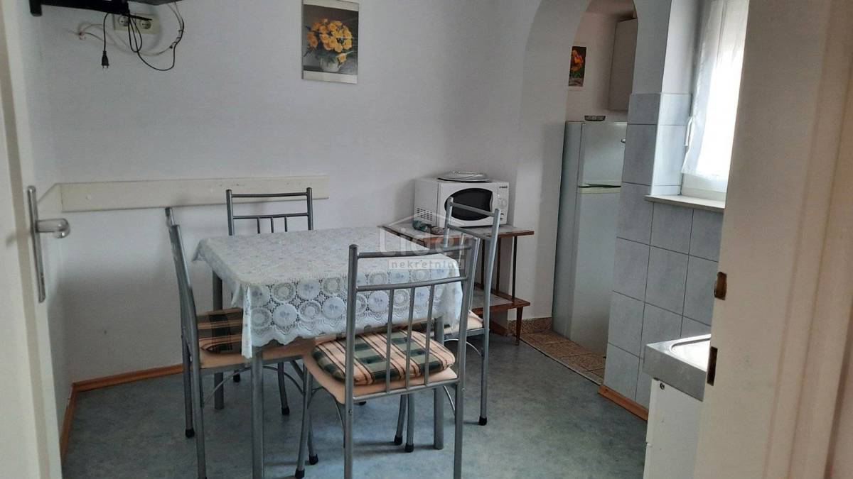 Casa CRIKVENICA, 2 appartamenti, garage, 200m2