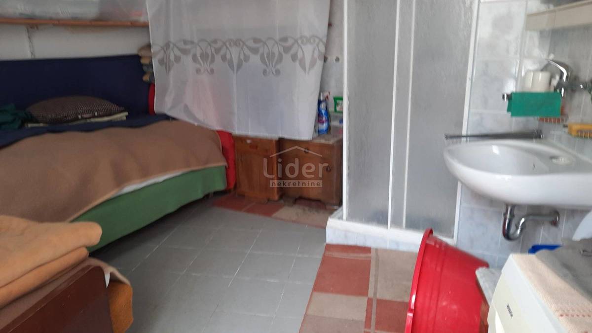 Casa CRIKVENICA, 2 appartamenti, garage, 200m2