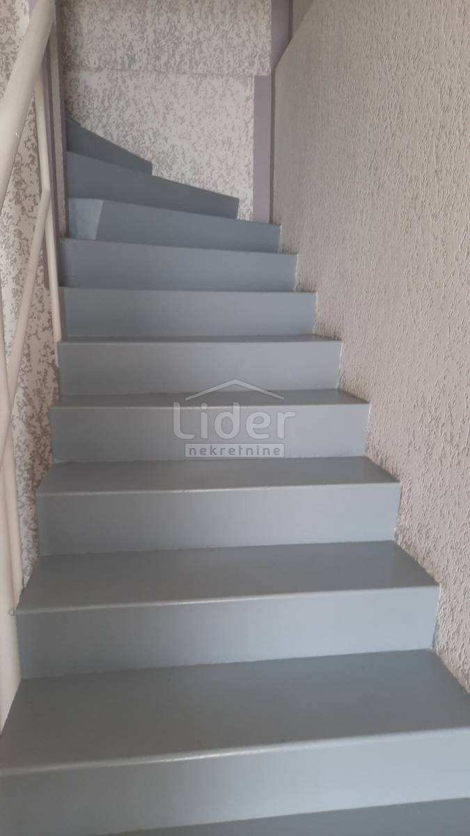 Casa CRIKVENICA, 2 appartamenti, garage, 200m2