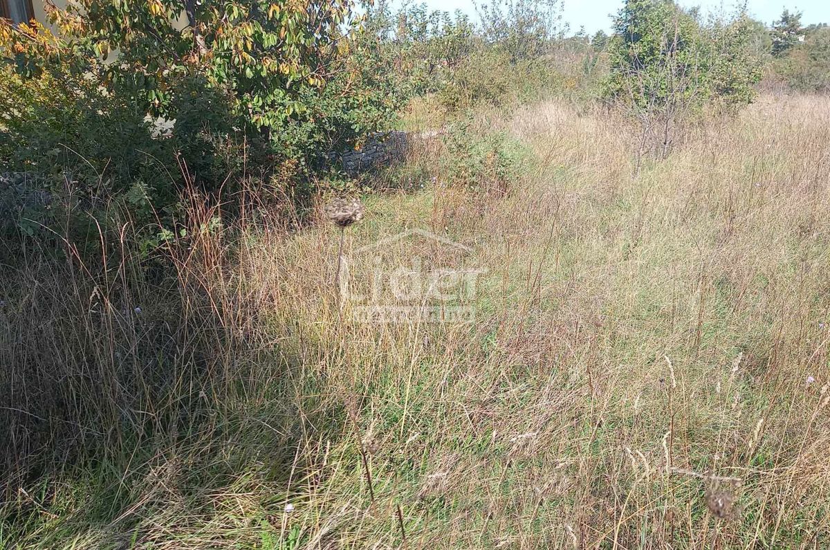 Terreno Burići, Kanfanar, 3.700m2