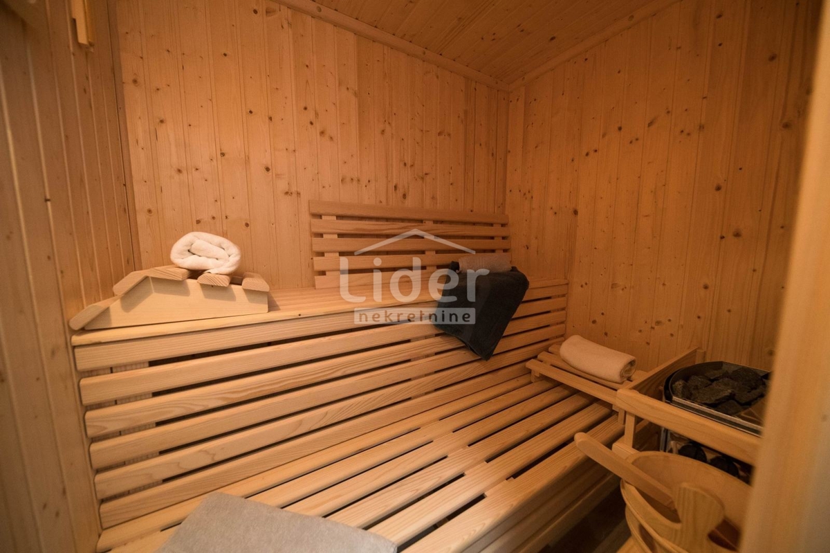 TRIBALJ Villetta confortevole e molto bella con piscina 
