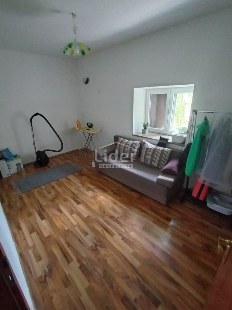 TURNIĆ Appartamento con ampia terrazza e vista mare