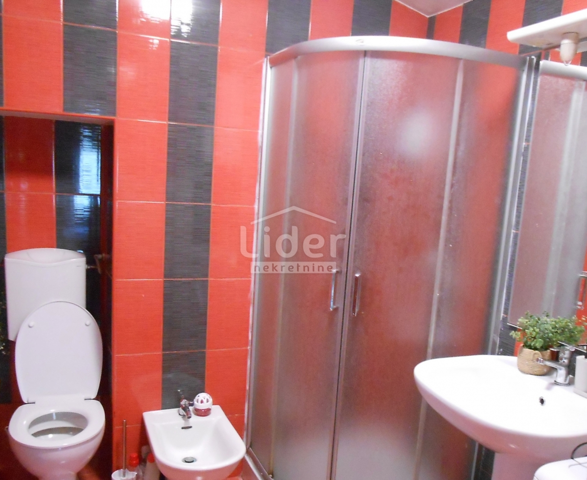 TURNIĆ Appartamento con ampia terrazza e vista mare