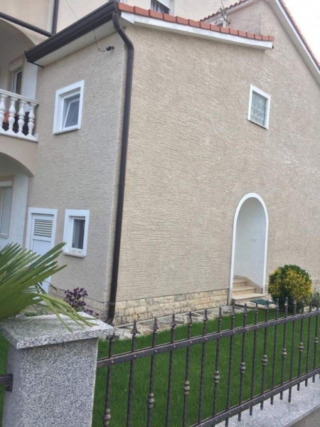 Poreč, 228m2, casa con 5 appartamenti