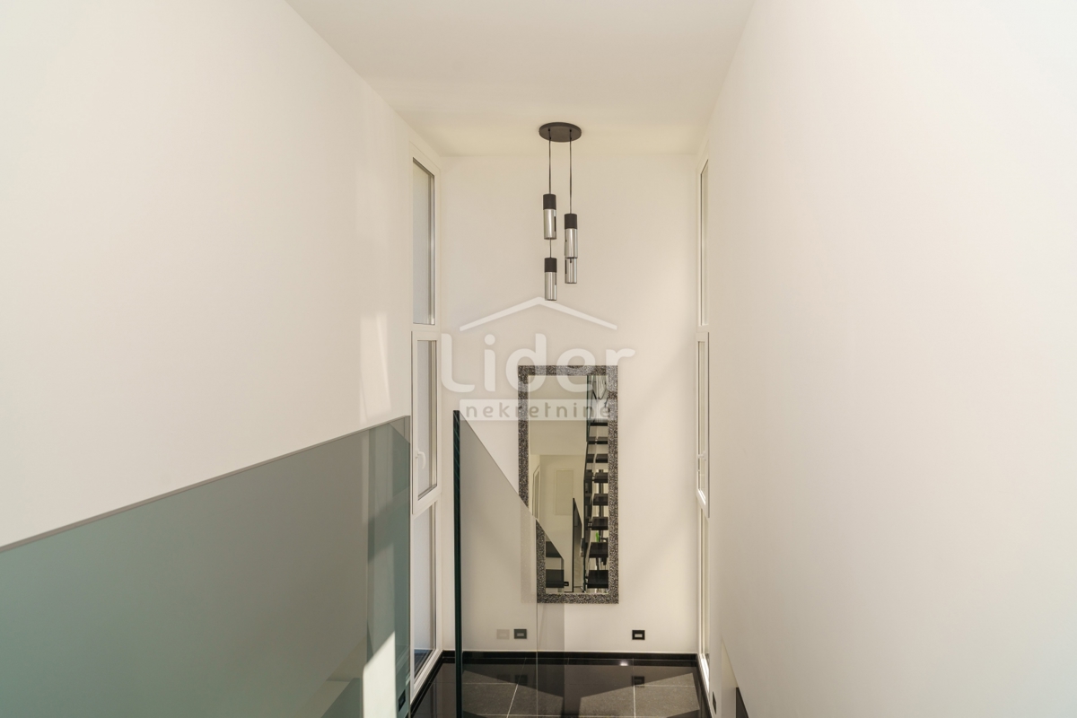 BRIBIR Villa con piscina, nuova costruzione