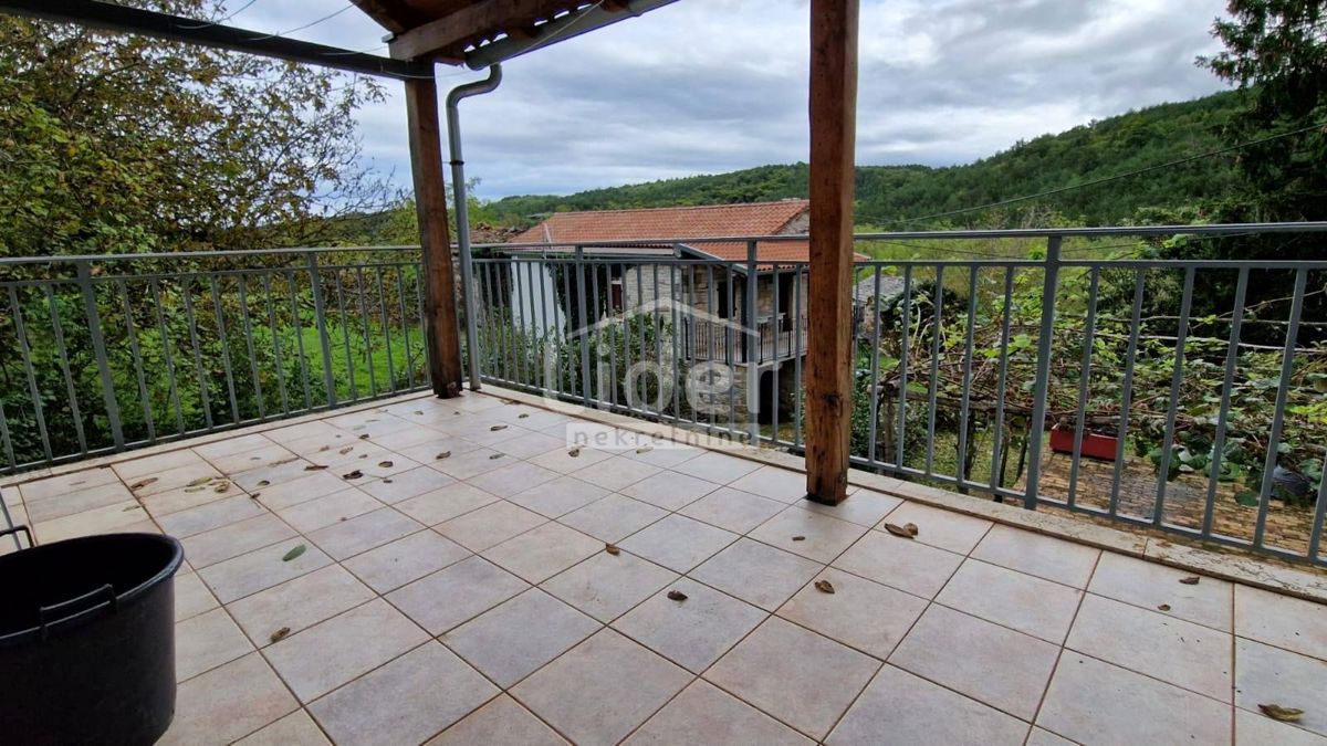 Casa Oprtalj, 1.300m2