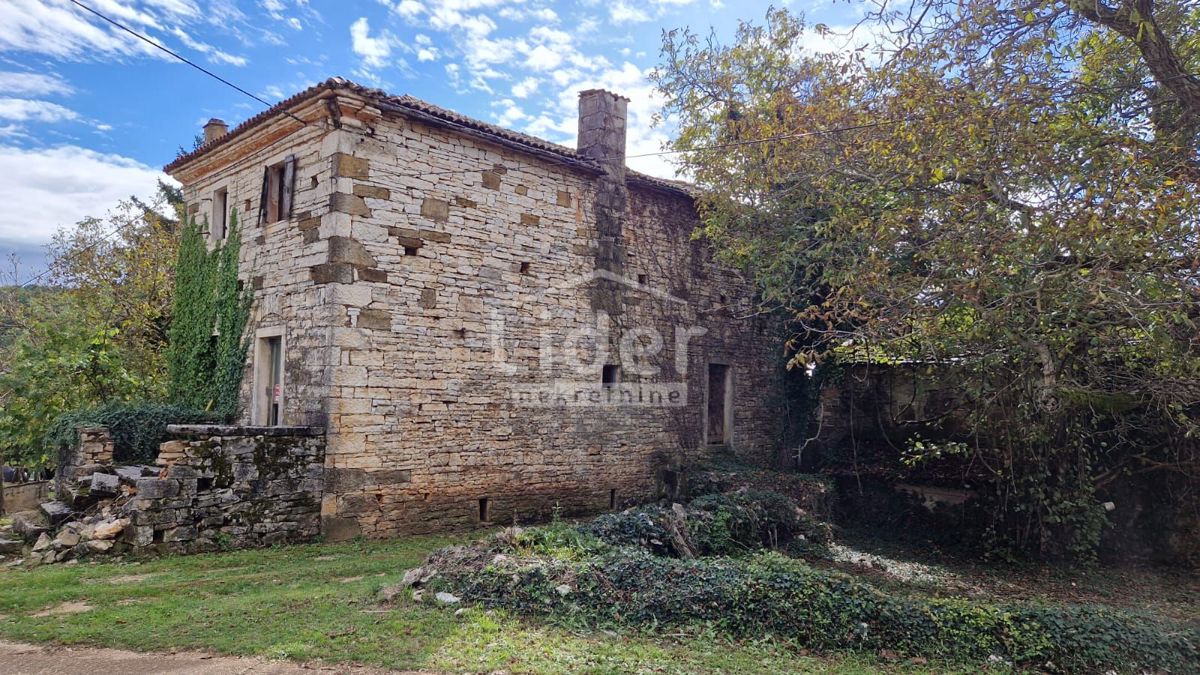 Casa Oprtalj, 1.300m2
