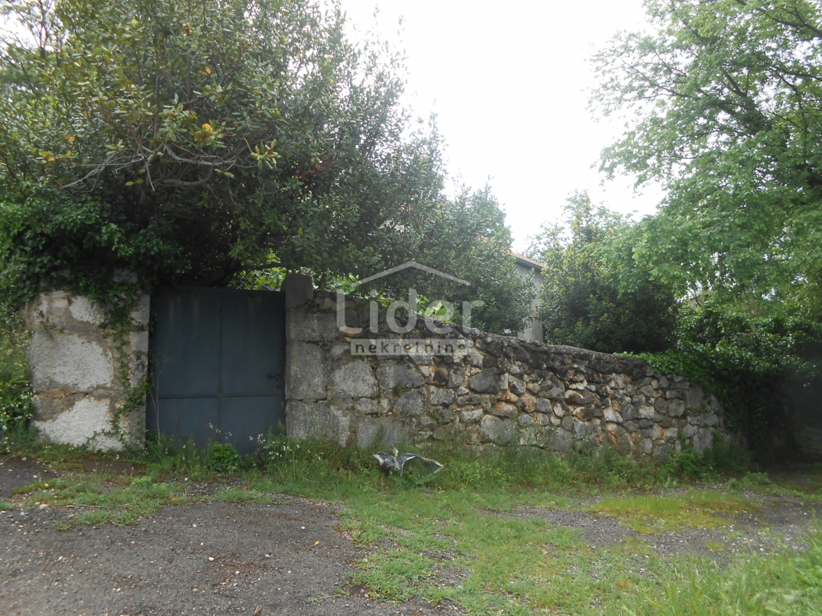 BRIBIR Tipica casa in pietra in un ambiente tranquillo