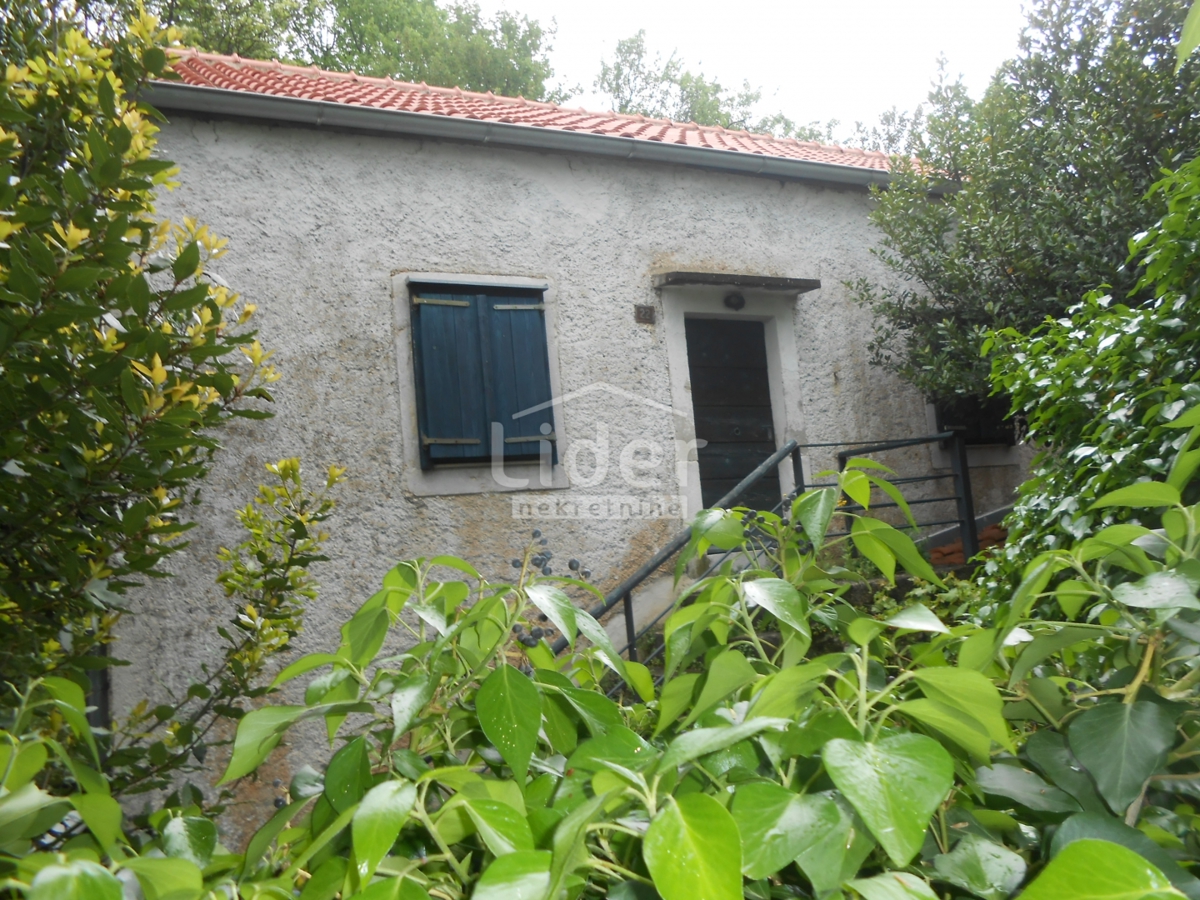 BRIBIR Tipica casa in pietra in un ambiente tranquillo