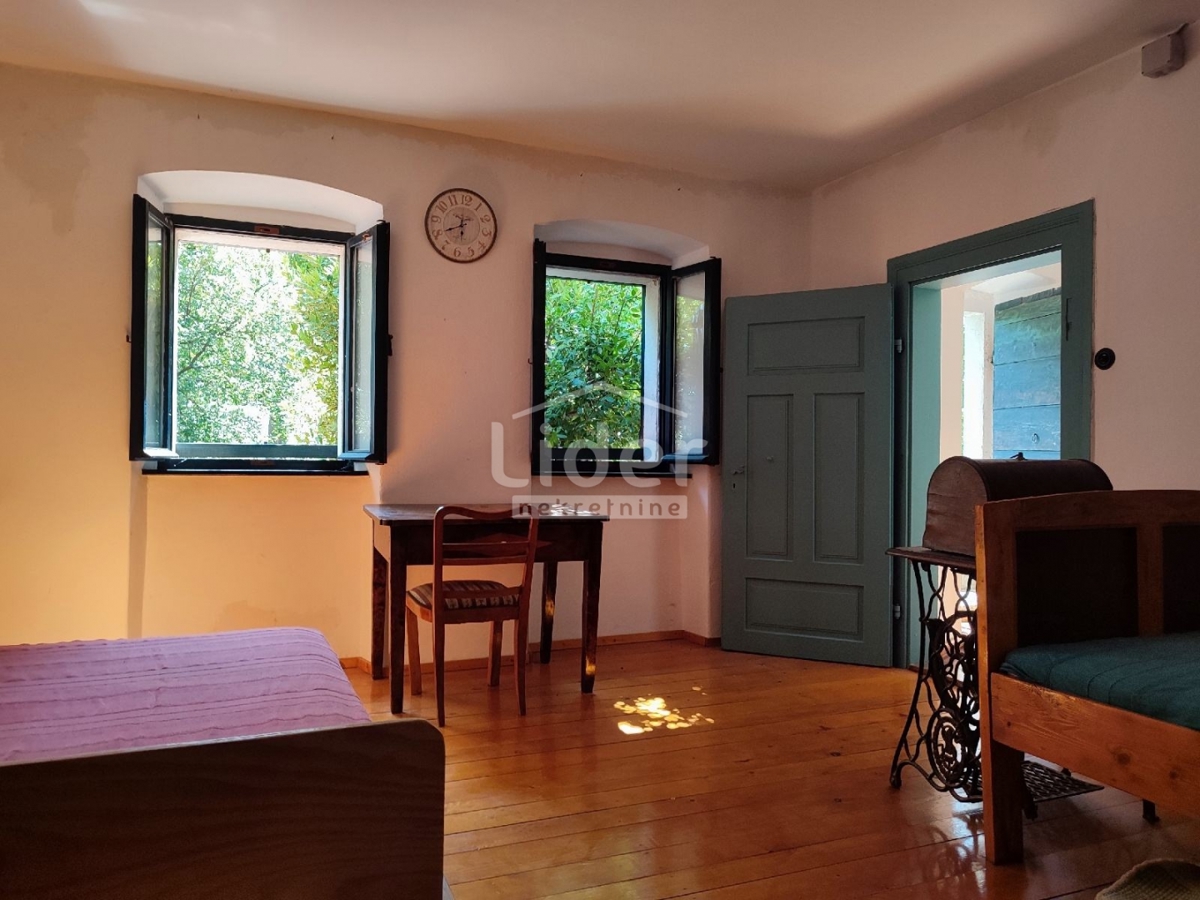 BRIBIR Tipica casa in pietra in un ambiente tranquillo