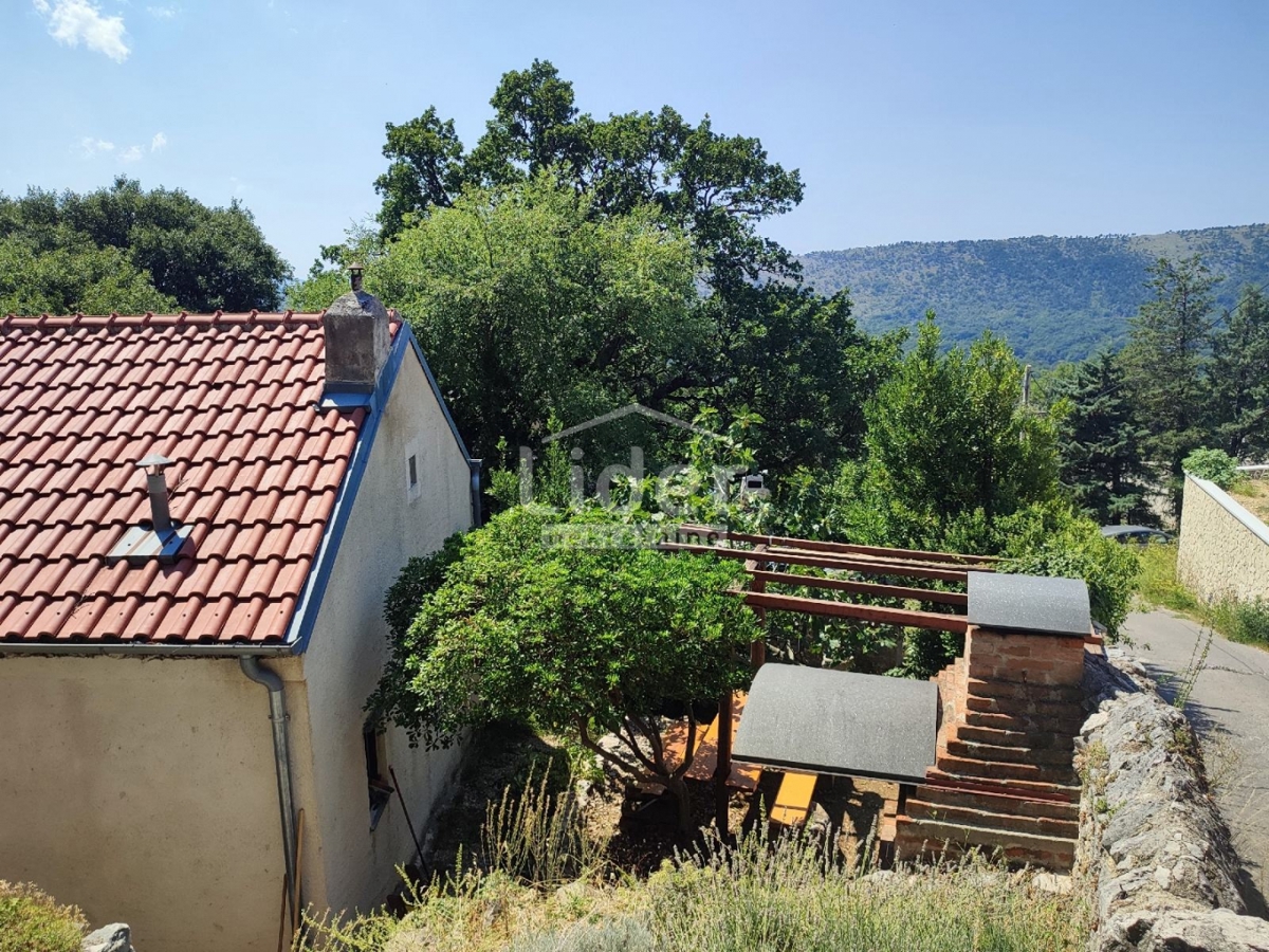 BRIBIR Tipica casa in pietra in un ambiente tranquillo