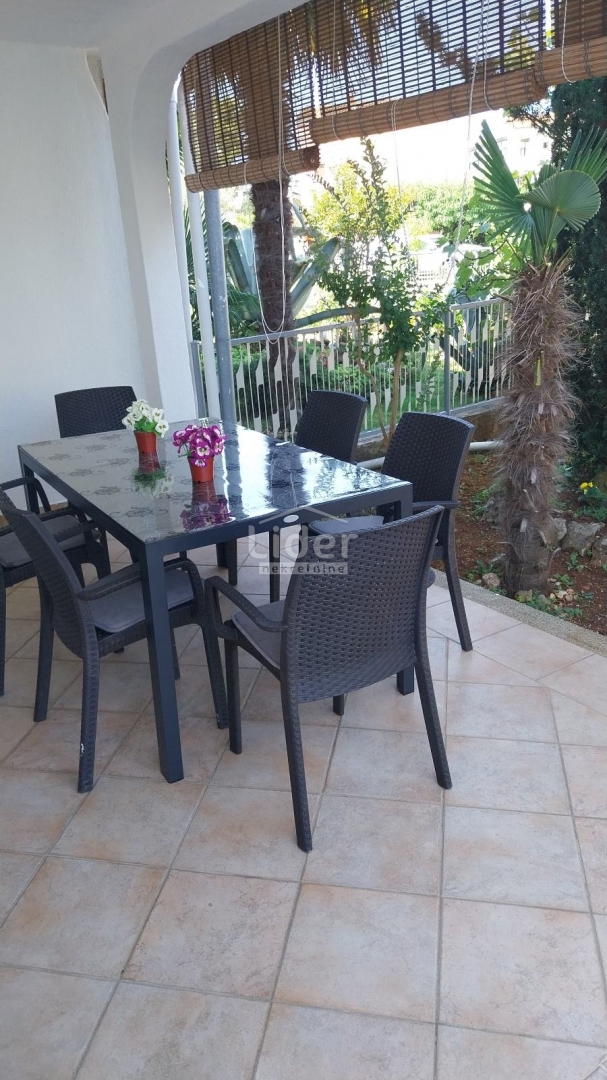 MALINSKA Ottima casa con 5 appartamenti