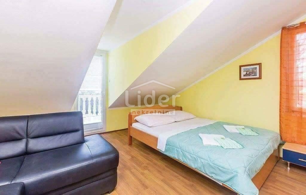 MALINSKA Ottima casa con 5 appartamenti