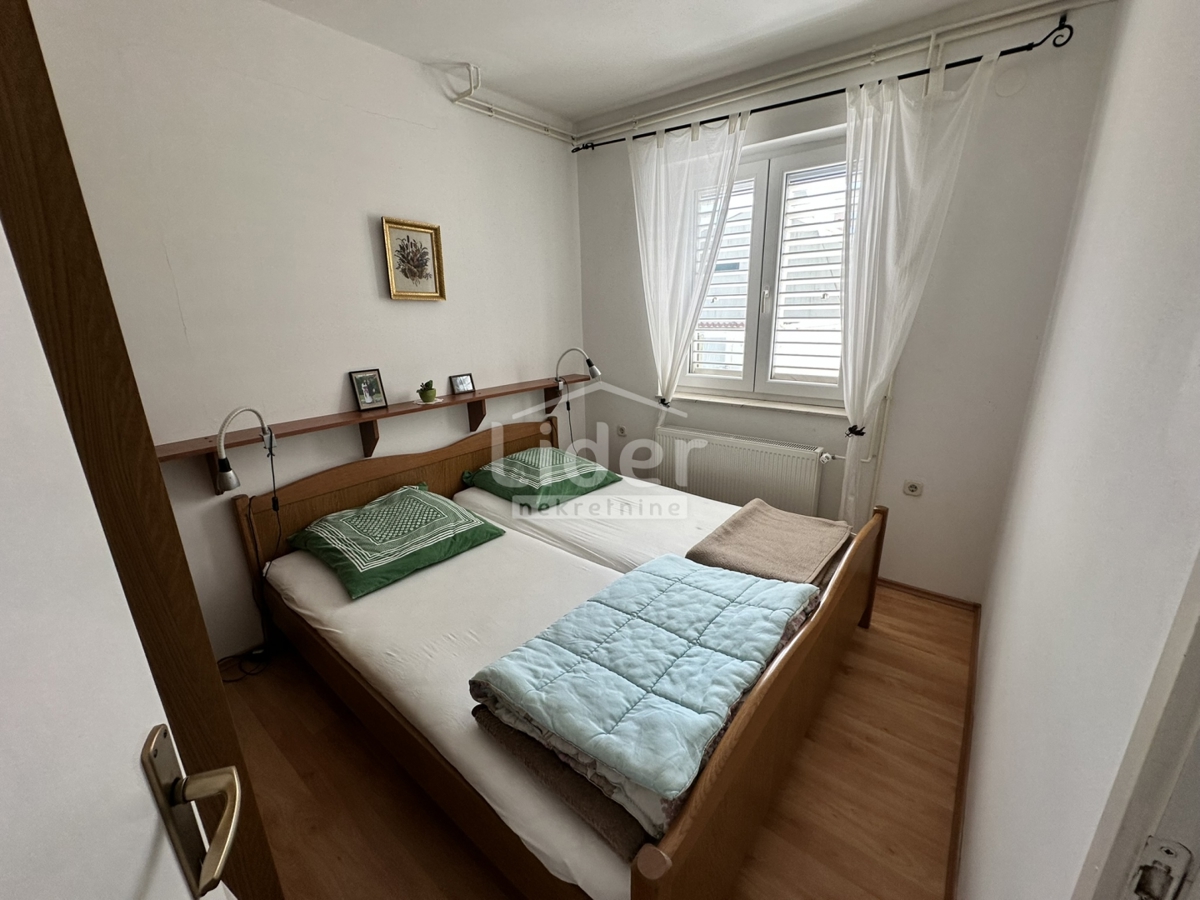 Donji Karin, vendiamo una parte della casa con vista mare 