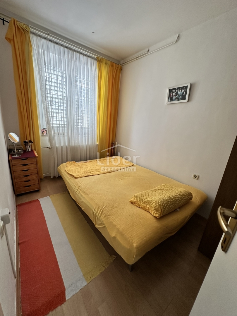 Donji Karin, vendiamo una parte della casa con vista mare 