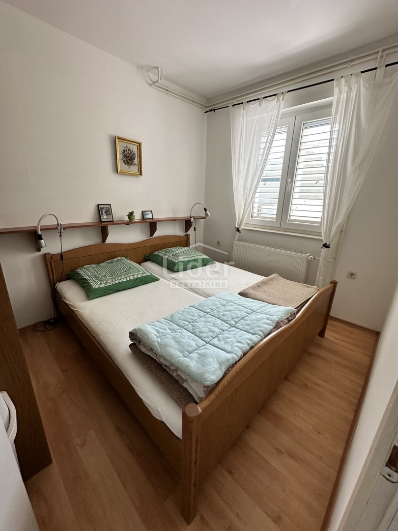 Donji Karin, vendiamo una parte della casa con vista mare 