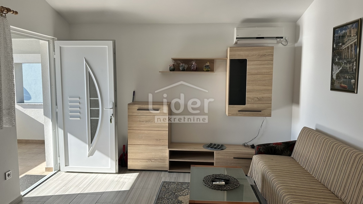 Casa con 2 appartamenti a soli 80 metri dal mare