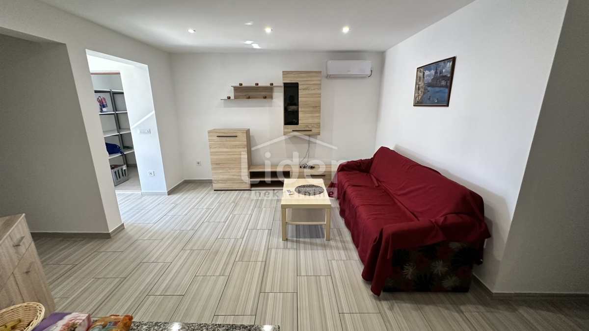 Casa con 2 appartamenti a soli 80 metri dal mare