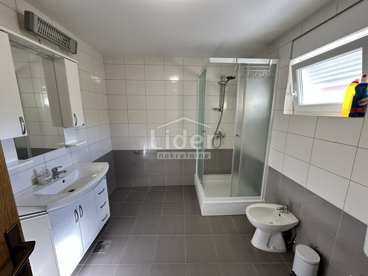 Casa con 2 appartamenti a soli 80 metri dal mare