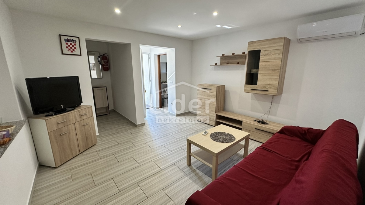 Casa con 2 appartamenti a soli 80 metri dal mare