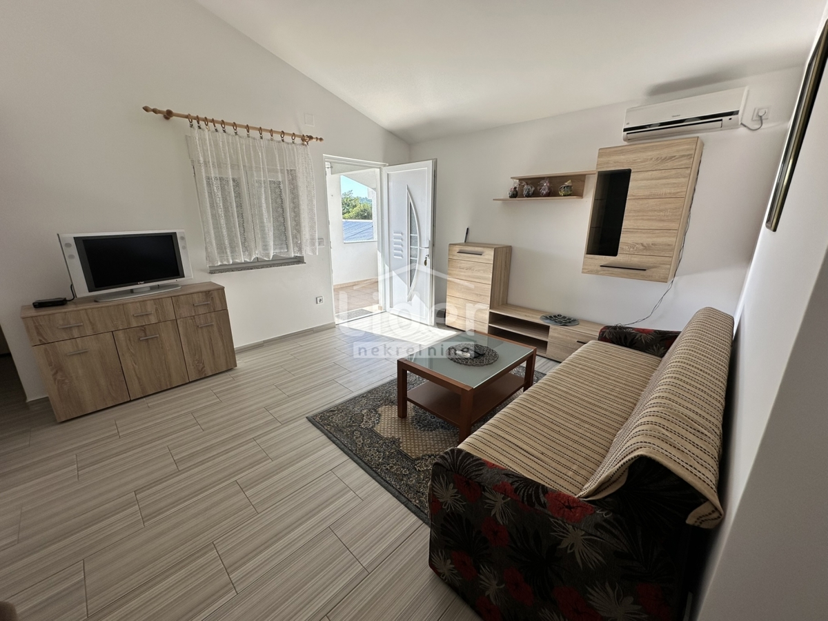 Casa con 2 appartamenti a soli 80 metri dal mare