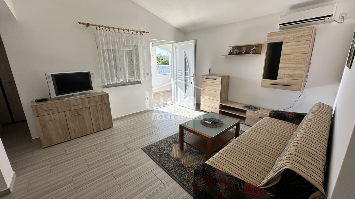 Casa con 2 appartamenti a soli 80 metri dal mare