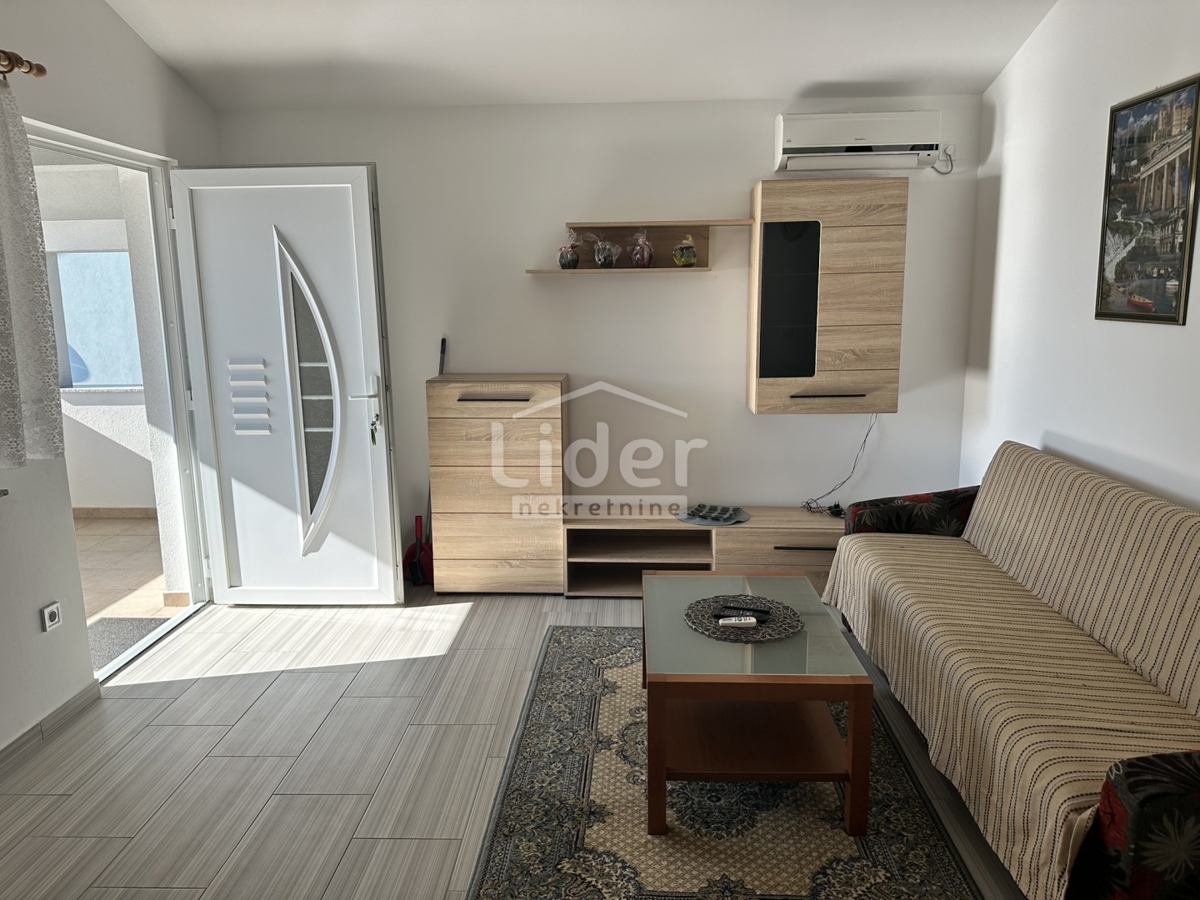 Casa con 2 appartamenti a soli 80 metri dal mare