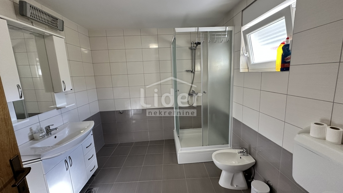 Casa con 2 appartamenti a soli 80 metri dal mare