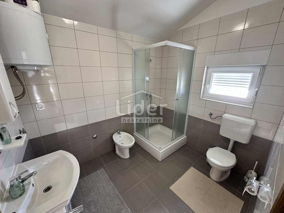 Casa con 2 appartamenti a soli 80 metri dal mare