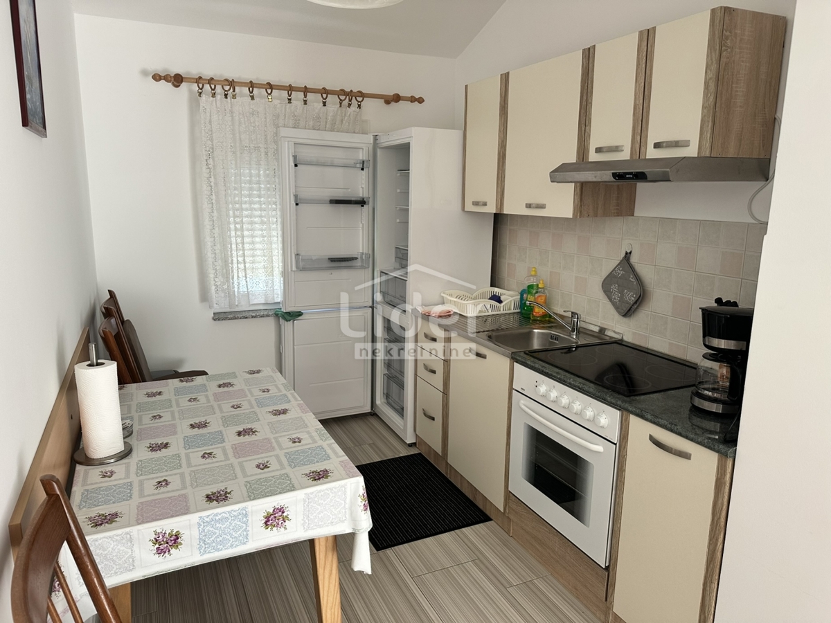 Casa con 2 appartamenti a soli 80 metri dal mare