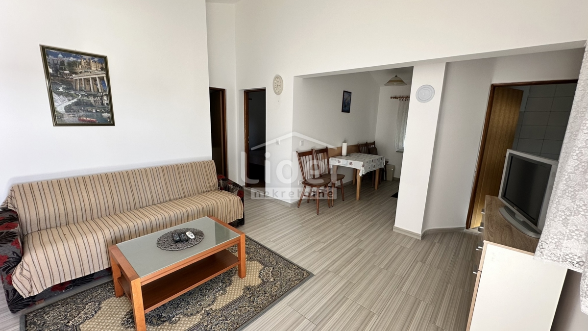 Casa con 2 appartamenti a soli 80 metri dal mare