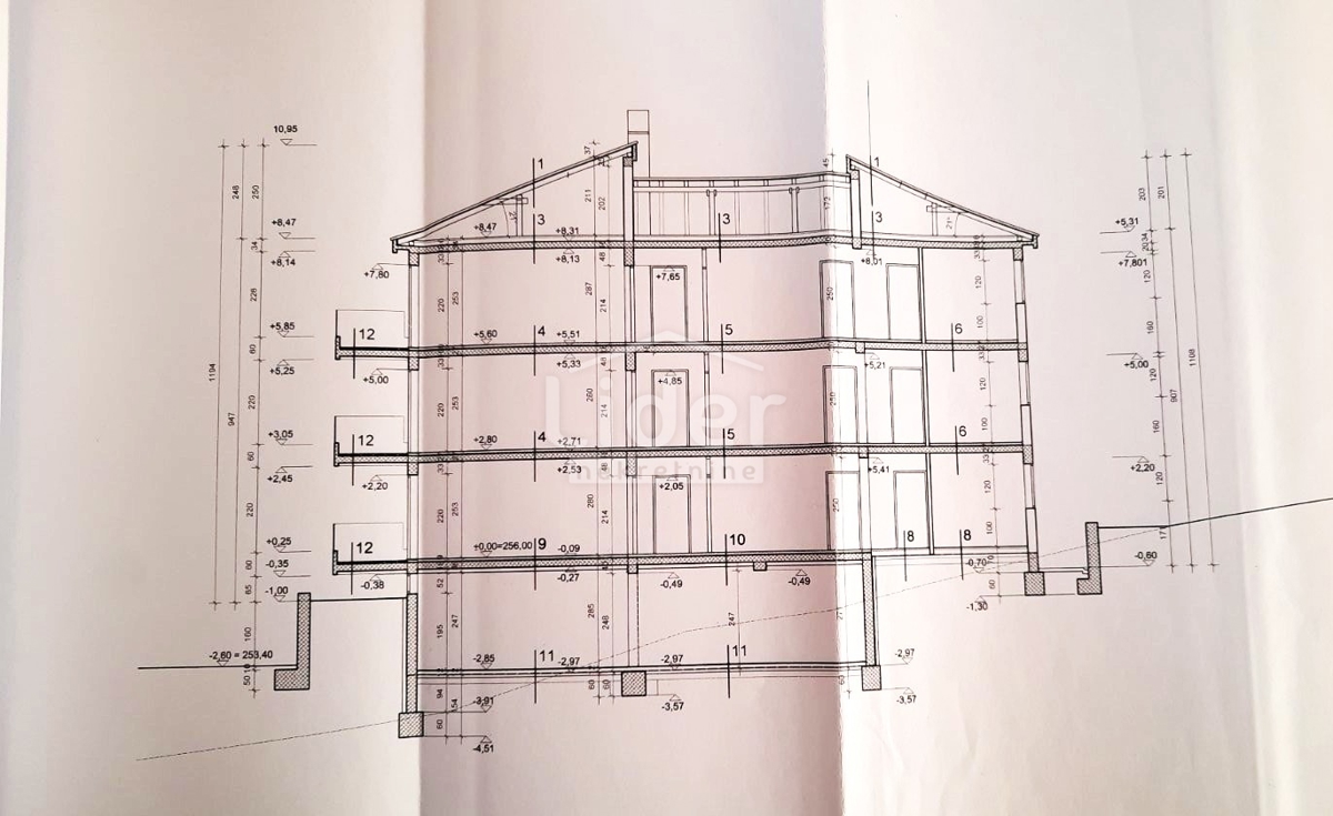 KASTAV Terreno di 1000 m2 con permesso di costruzione