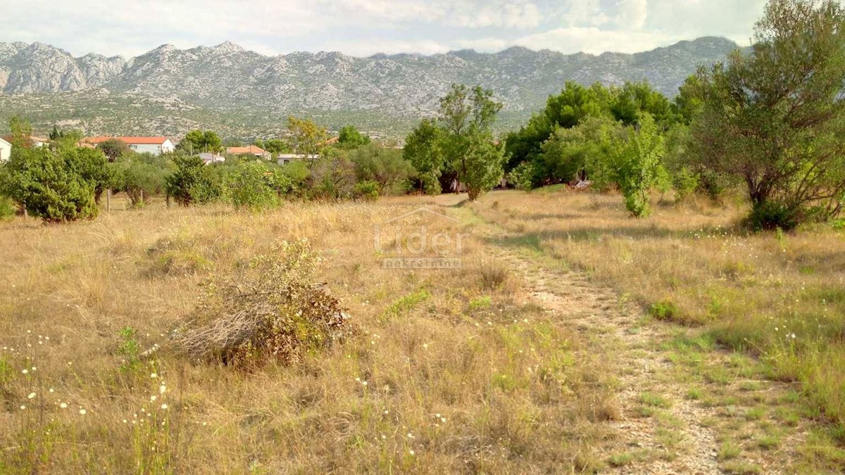 STARIGRAD-PAKLENICA Terreno a 300 m dal mare