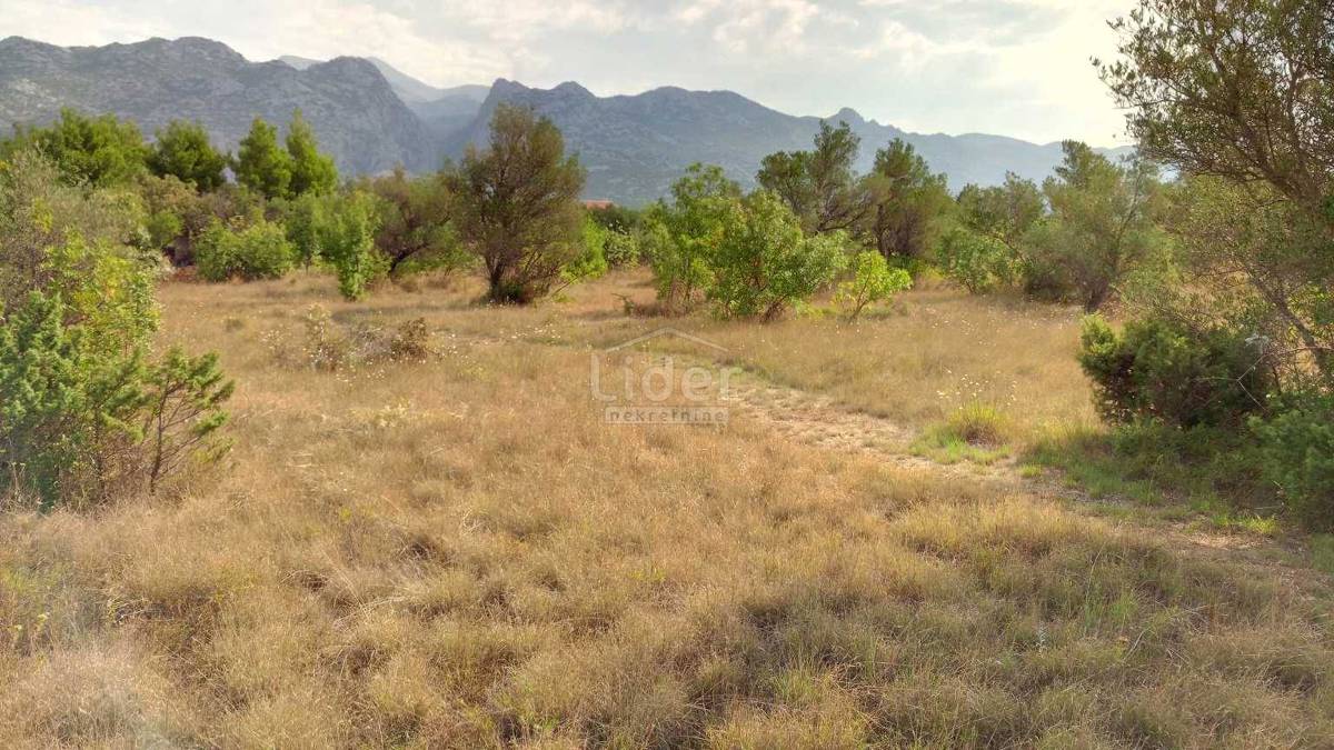 STARIGRAD-PAKLENICA Terreno a 300 m dal mare